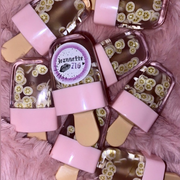 Banana Popsicle Lipgloss - Picture 4 of 4